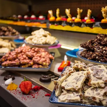 Hotel Noxinn Deluxe 5*